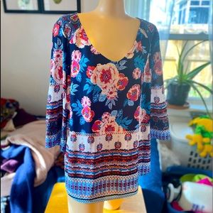 Floral lightweight tunic size 1X by Fig and Flower